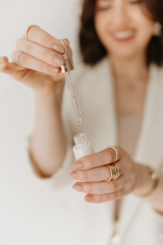 Maximizing-Your-Skincare-Results-with-Professional-Skin-Analysis-Tools DERMAGLANZ